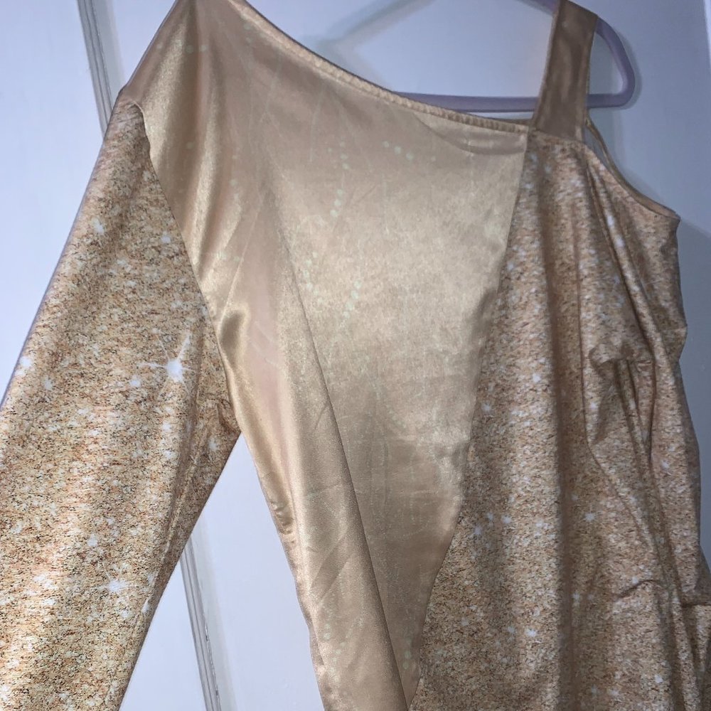 Asymmetrical Gold top